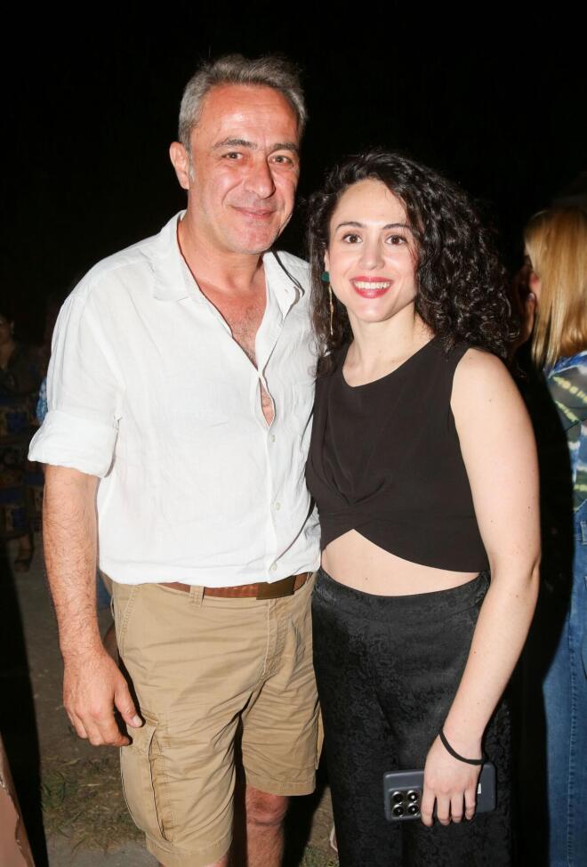 Η Ιφιγένεια Καραμήτρου με τον συμπρωταγωνιστή της στον Άγιο Έρωτα, Θανάση Κουρλαμπά/ NDP
