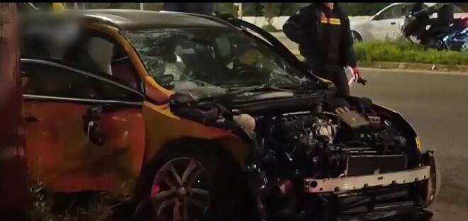 Αιματηρό τροχαίο σημειώθηκε στη Βούλα τα μεσάνυχτα 