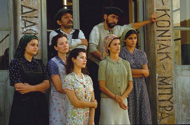 Βίκυ Μαραγκάκη: Σκηνή από την ταινία Το μαντολίνο του Λοχαγού Κορέλι