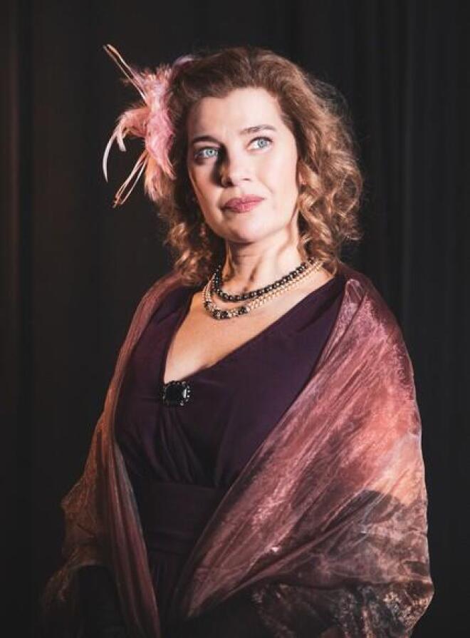 Η Βίκυ Μαραγκάκη είναι η «Ιλόνα» στην παράσταση Επικίνδυνος οίκτος