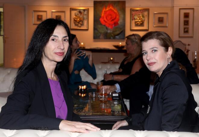 Η Βίκυ Μαραγκάκη με την Κερασία Σαμαρά