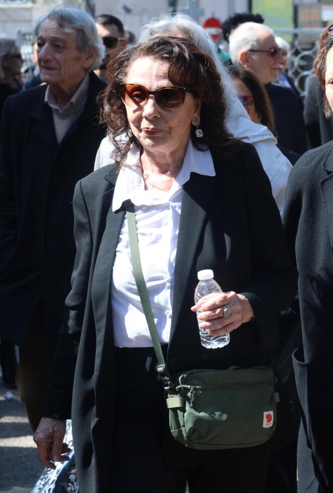 Κηδεία Πανουσόπουλος: Συγκινημένη η σύζυγός του Μπέτυ Λιβανού & η κόρη τους