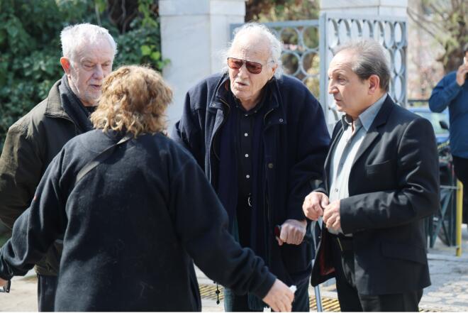 Ποιοι πήγαν στην κηδεία Πανουσόπουλου: Σπάνια εμφάνιση της Πιστιόλα