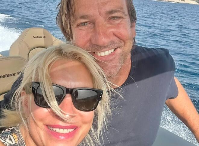 Η Ελένη Μενεγάκη με τον σύζυγό της, Μάκη Παντζόπουλο