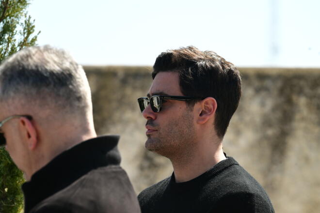 Γιώργος Μαρίνος: Σε κλίμα συγκίνησης η κηδεία του σπουδαίου showman