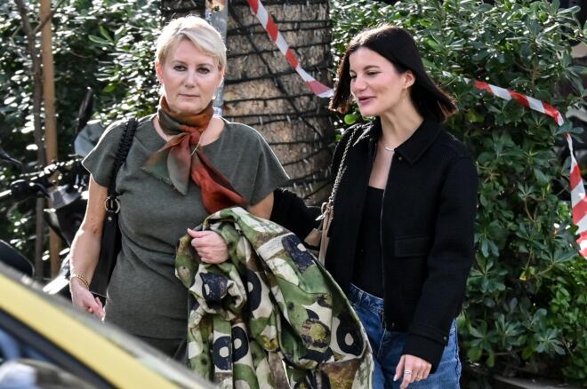 Αλίκη Καραμανλή: Στη Βουκουρεστίου για ψώνια με τη μητέρα της