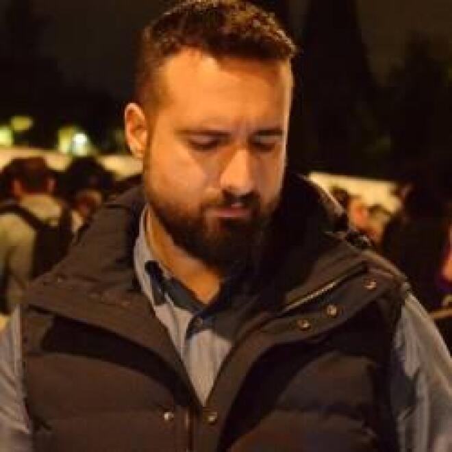 Ο δημοσιογράφος του δελτίου ειδήσεων του Star Άρης Λάμπος