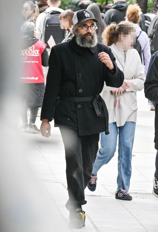 Άρης Σερβετάλης: Βόλτα στο κέντρο της Αθήνας / NDP Photo Agency