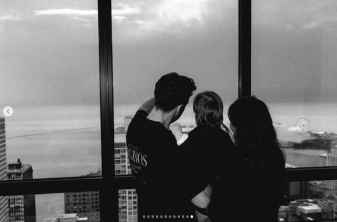 Η τρυφερή οικογενειακή φωτογραφία στο Σικάγο