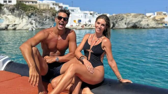 Γάμος Οικονομάκου – Τσερέλα: Οι καλεσμένοι, τα δύο πάρτι κι οι μπομπονιέρες