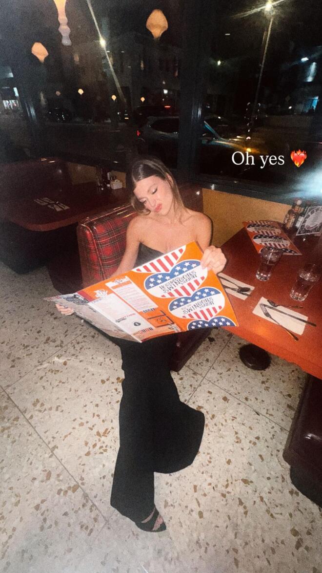 Κλέλια Ανδριολάτου: Η εντυπωσιακή εμφάνιση στο Όσκαρ πάρτι του Έλτον Τζον