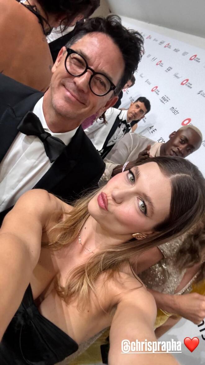 Κλέλια Ανδριολάτου: Η εντυπωσιακή εμφάνιση στο Όσκαρ πάρτι του Έλτον Τζον