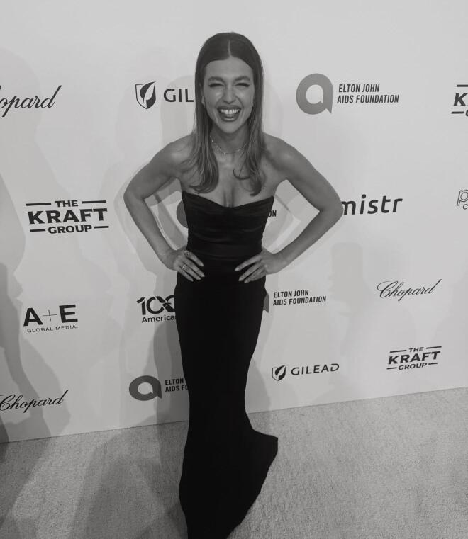 Κλέλια Ανδριολάτου: Η εντυπωσιακή εμφάνιση στο Όσκαρ πάρτι του Έλτον Τζον