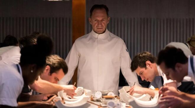 «Το Μενού»: Η επιτυχημένη μαύρη κωμωδία έρχεται στην τηλεόραση