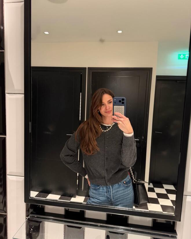 Παπαγεωργίου: Με Βusiness - Inspired Look Στο Αεροδρόμιο