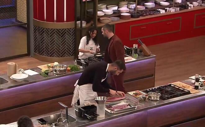 MasterChef: Ο Λεωνίδας Κουτσόπουλος... βάφτισε τη Wasan «Χρύσα»!