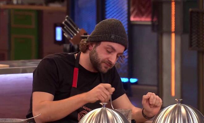 MasterChef 2026: Ο Γιώργος δε σταματούσε να τρώει το ράμεν του