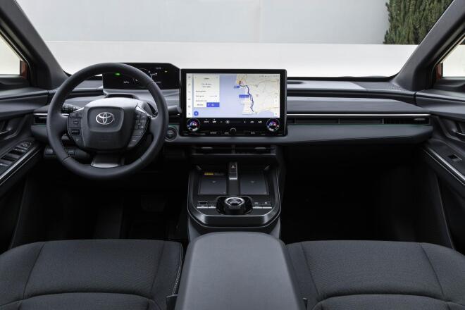 Toyota C−HR+: Στην Ελλάδα το νέο ηλεκτρικό μοντέλο με 36990 ευρώ