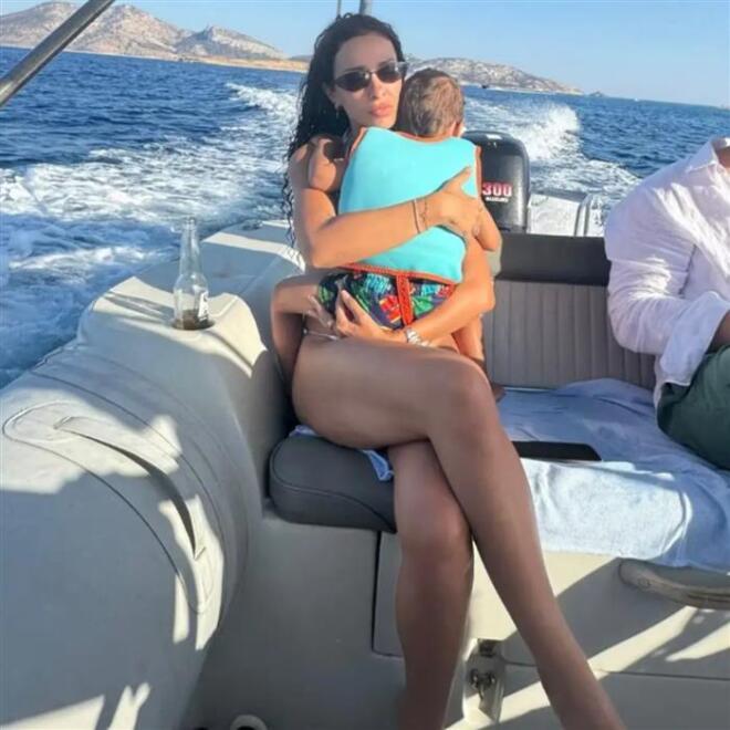 Ελένη Φουρέιρα για τον γιο της: «Μόλις ακούω τη φωνή του, γειώνομαι»