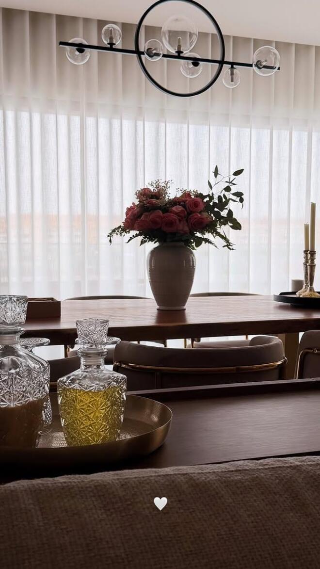 Ελένη Βουλγαράκη: Το elegant σαλόνι του νέου της σπιτιού στην Πορτογαλία