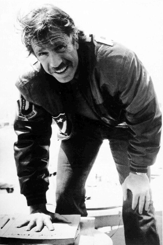 Τσακ Νόρις: Έτσι αναδείχτηκε σε «Βασιλιά των memes» κι έγινε viral