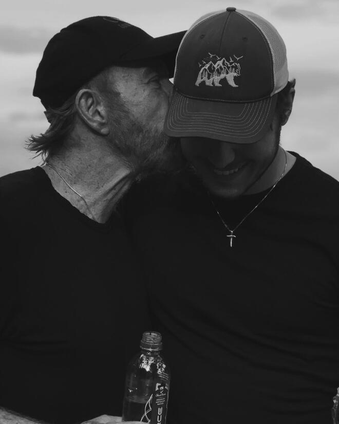 Τσακ Νόρις: Ραγίζει καρδιές ο γιος του Ντακότα Νόρις με την ανάρτησή του