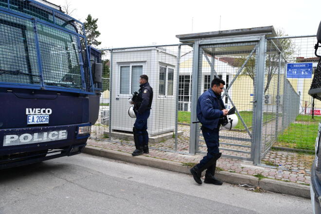Δρακόντεια τα μέτρα ασφαλείας έξω από το Συνεδριακό Κέντρο του Πανεπιστημίου Θεσσαλίας, όπου θα διεξαχθεί η δίκη για τα Τέμπη - Eurokinissi