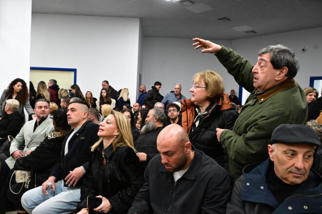 Γονείς και συγγενείς θυμάτων των Τεμπών μέσα στη δικαστική αίθουσα στη Λάρισα - Eurokinissi