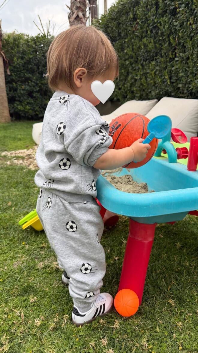 Αλεξάνδρα Νίκα: Τα matchy matchy sneakers με τον γιο της, Βασίλη