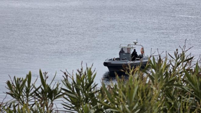 Συνεχίζονται οι έρευνες για τον δύτη στη Βουλιαγμένη 