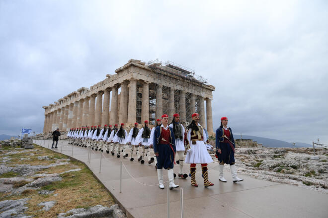 25η Μαρτίου έπαρση της σημαίας στην Ακρόπολη 3