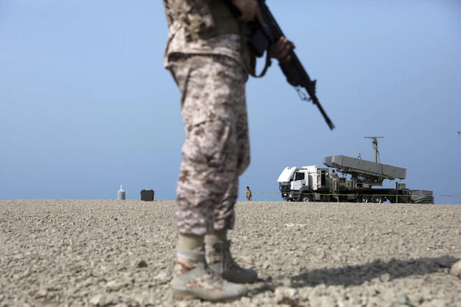 Ιρανός στρατιώτης - AP Images