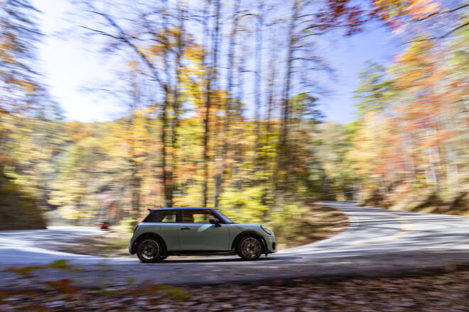 MINI John Cooper Works: Δοκιμή σε 318 στροφές   