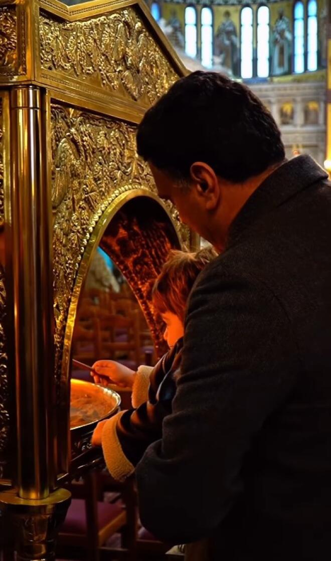 Κικίλιας - Μπαλατσινού: Με τον γιο τους στην παρέλαση της 25ης Μαρτίου