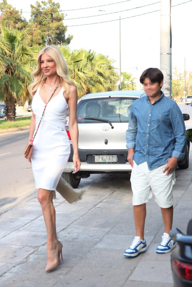 Η Φαίη Σκορδά με τον γιο της, Γιάννη, το 2023/ NDP