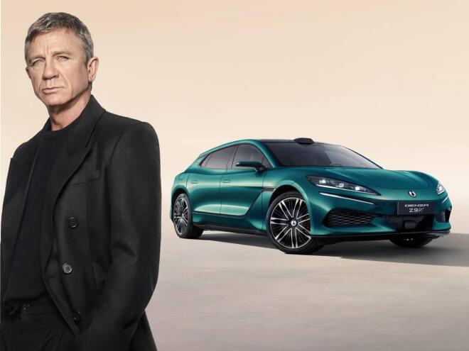 Ο Daniel Craig στο τιμόνι της DENZA