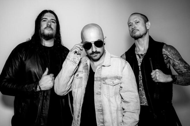 Οι Trivium στην Πλατεία Νερού δίπλα στους Pantera