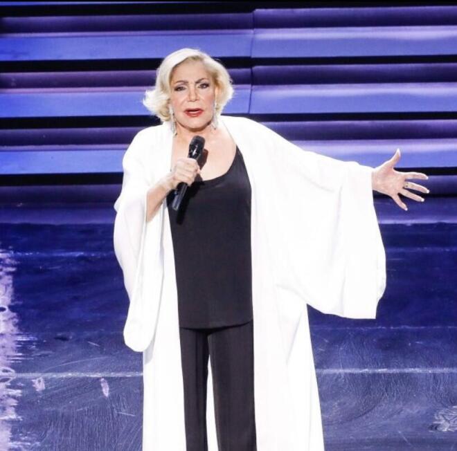 Πέθανε η η μεγάλη Ελληνίδα τραγουδίστρια Μαρινέλλα