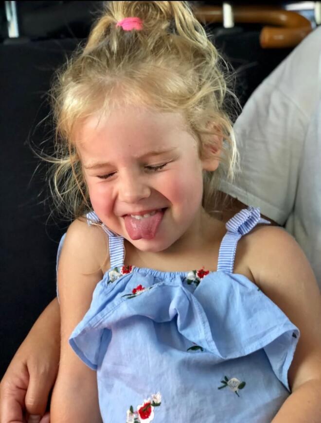 Ελένη Μενεγάκη: Οι σπάνιες φωτογραφίες με την κόρη της, Μαρίνα και τον Μάκη