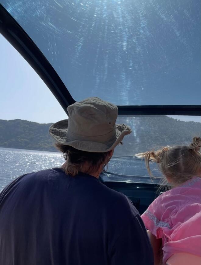 Ελένη Μενεγάκη: Οι σπάνιες φωτογραφίες με την κόρη της, Μαρίνα και τον Μάκη