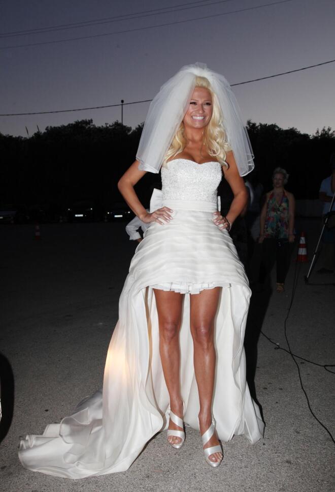 Το νυφικό στον γάμο της με τον Γιώργο Λιάγκα