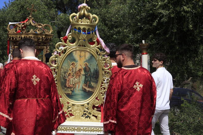 Εικόνα από την περιφορά Επιταφίων στην Κέρκυρα/ Eurokinissi Γιώργος Κονταρίνης