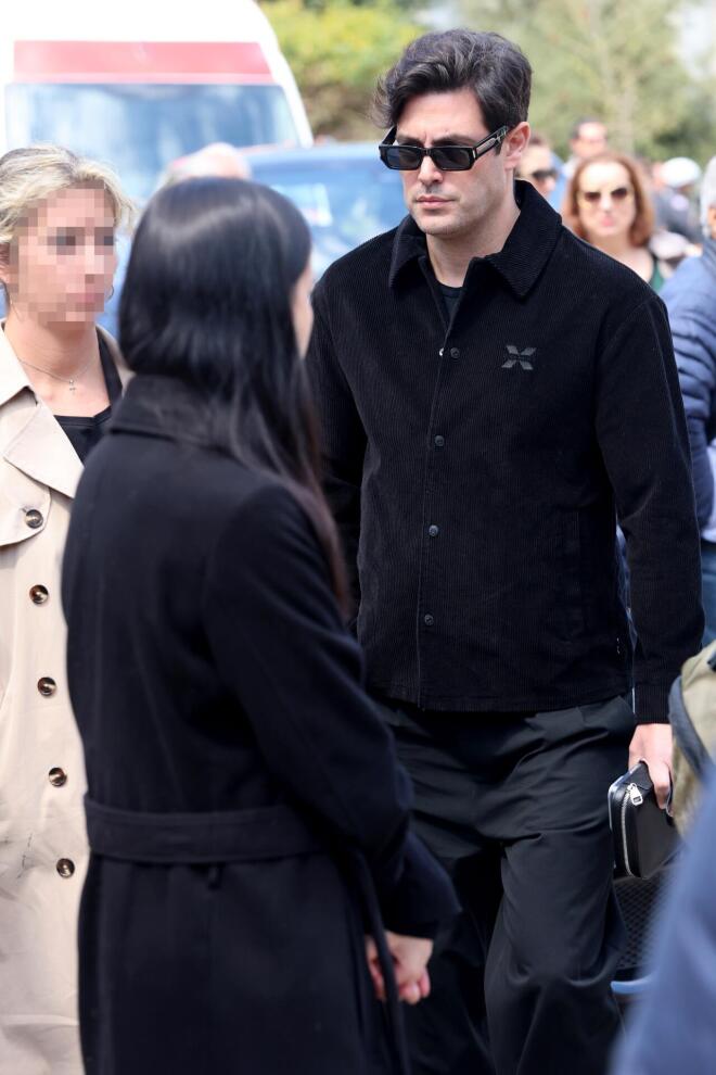 Κηδεία Μαρινέλλας: Συγκινημένοι οι καλλιτέχνες που πήγαν στο στερνό «αντίο