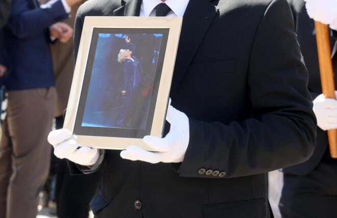 Η φωτογραφία που επέλεξε η οικογένεια να βρίσκεται στο φέρετρο