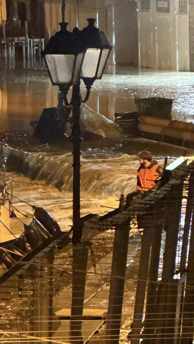 Εικόνες από τη βροχή στην Ύδρα
