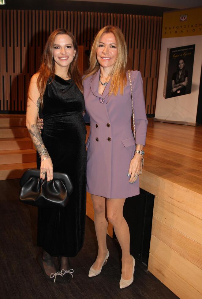 H Eριέττα Κούρκουλου με τη μαμά της Μαριάννα Λάτση/ φωτογραφία από ndpphoto.gr