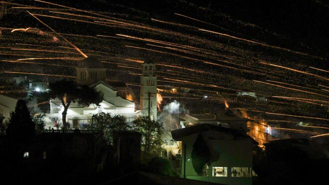 Ρουκετοπόλεμος στον Βροντάδου της Χίου, το βράδυ της Ανάστασης του 2025/ ΙΝΤΙΜΕ Αναγνώστου Κων/νο