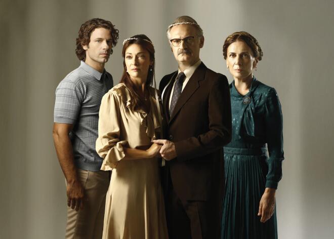 Οι πρωταγωνιστές της σειράς Ηλέκτρα της ΕΡΤ