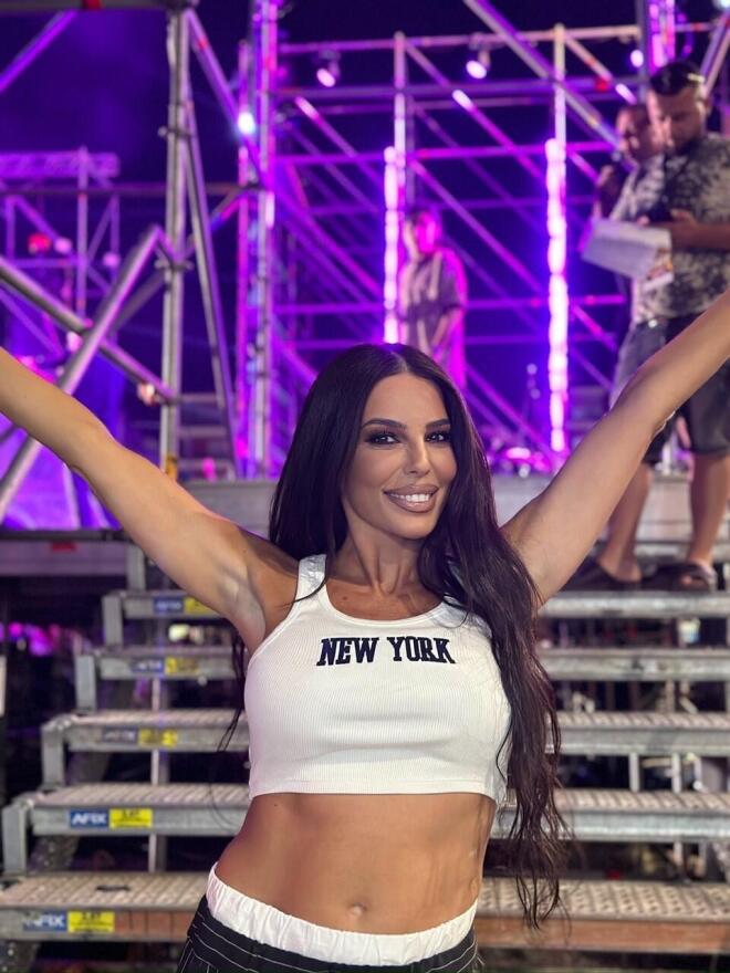 Κέλλυ Κελεκίδου: «Λαοθάλασσα» 10.000 θεατών στη συναυλία της στην Κορυτσά