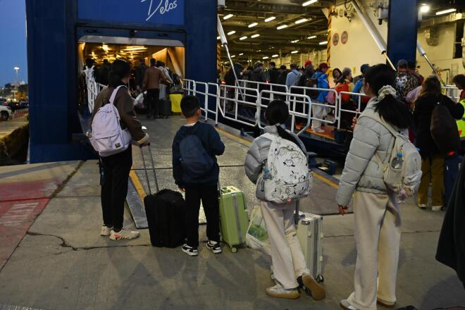 Λιμάνι Πειραιά έξοδος εκδρομέων για Πάσχα 4